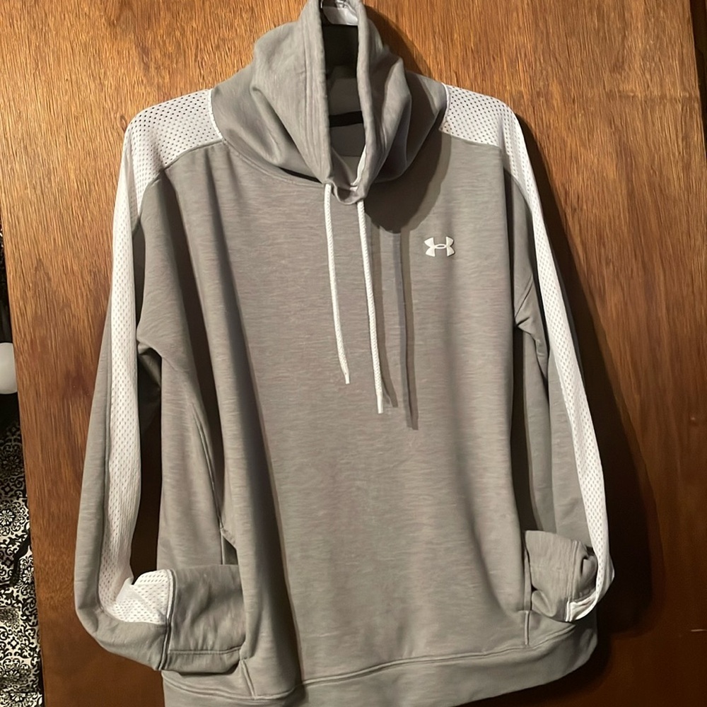 Under Armour Cowlneck Meshed Sleeve Hoodie size L